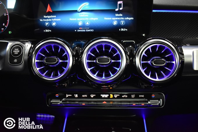 MERCEDES-BENZ GLB 200 d Automatic Premium